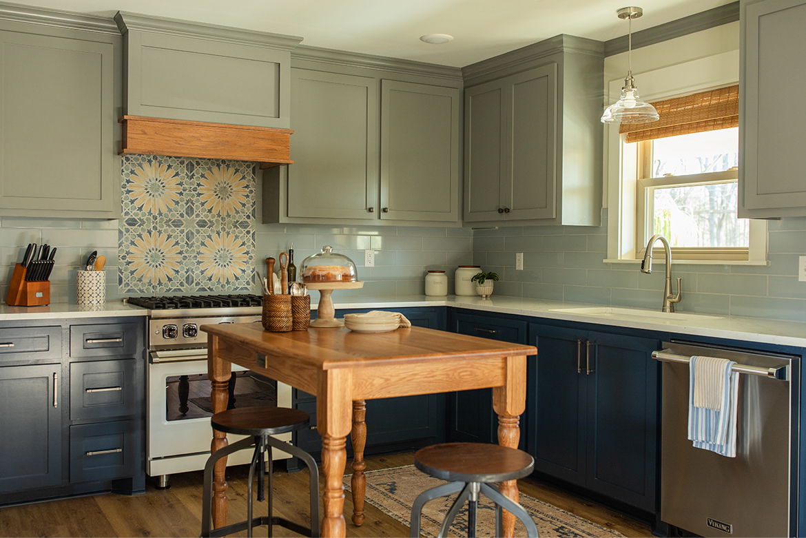 Kitchen with Grey Suit and Pitch Cobalt cupboards.